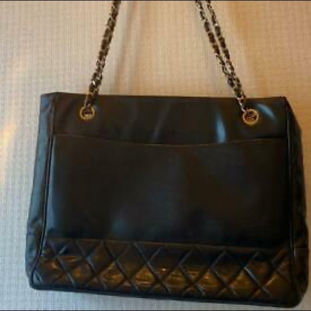 Chanel Matrasse Tote Bag Chain Shoulder Black Bag.